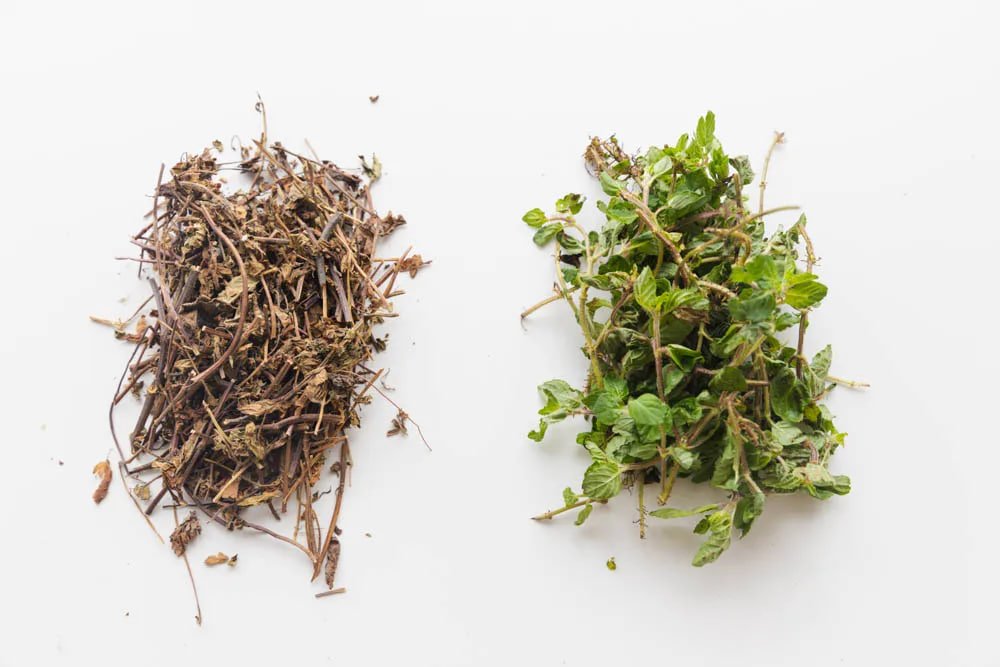 Dried grass jelly used for making drinks
